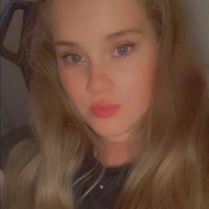 Meet your Posher, Riah